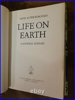 SIGNED DAVID ATTENBOROUGH LIFE ON EARTH Hardcover Book DJ Autographed Plate VGC